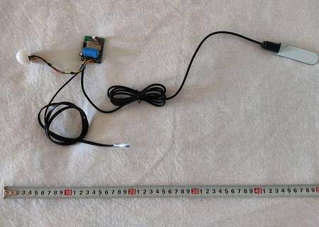 Un capteur jardin économique, robuste et adapté aux petites séries, équipé de sondes déportées mesurant la température et l'humidité du sol jusqu'à 1,5 m de profondeur, la température et l'humidité ambiantes, ainsi que l'ensoleillement