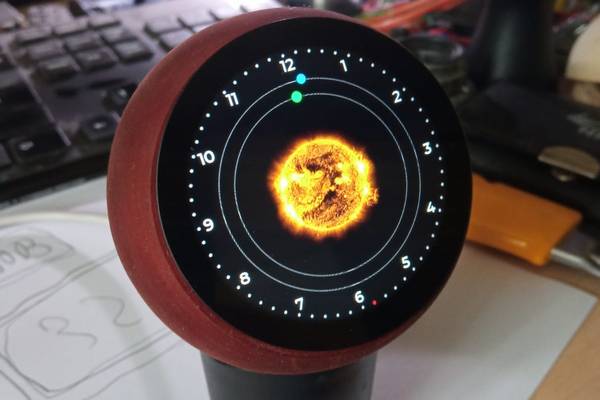 Station météo domestique. Monitoring de l'activité solaire
